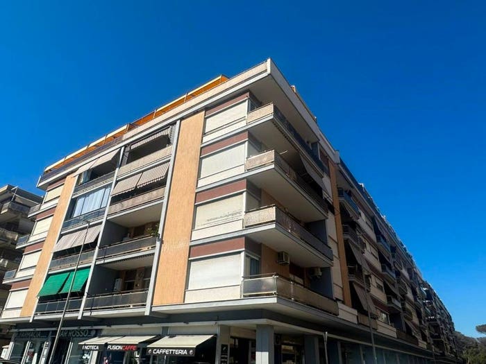 Casa trilocale in vendita in Via Mare Glaciale Artico, Ostia Levante, Roma