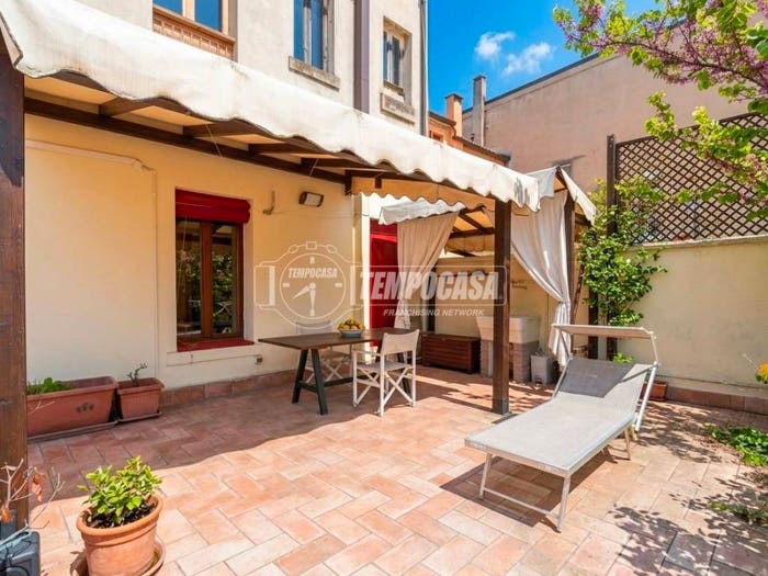 Appartamento bilocale in vendita in Via Saraceno, Centro Storico, Ferrara