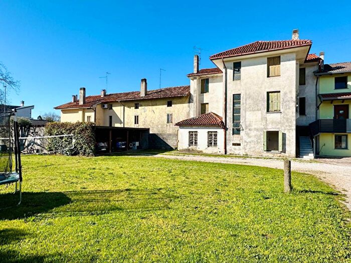 Casa con 6 locali in vendita in Via Cormor Alto, Viale Venezia Cormor, Udine