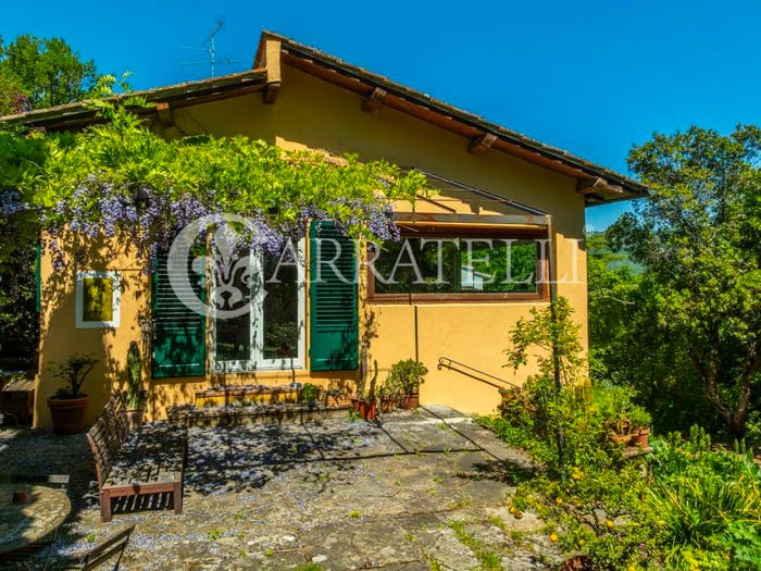 Casa con 6 locali in vendita in via Paterno, Fiesole