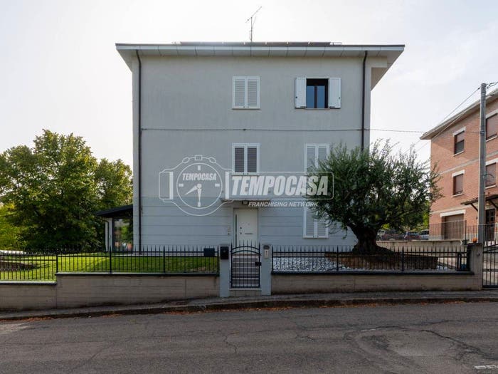 Casa con 6 locali in vendita in Via Cusna, Centro, Castellarano