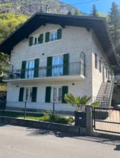 Casa con 6 locali in vendita in Vicolo del Bosco, Gargazzone