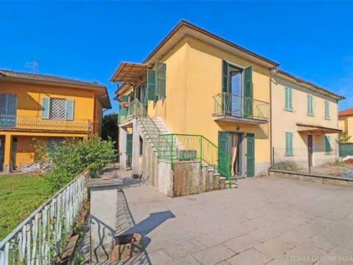 Appartamento con 6 locali in vendita in Strada Statale, Migliarina, Filattiera