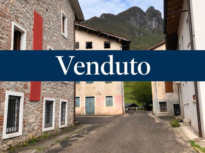 Casa con 5 locali in vendita in Via Lorenzi, Laghi