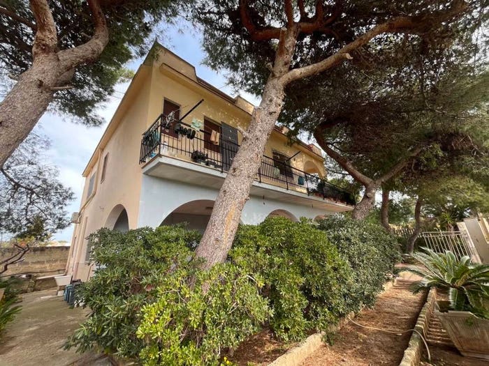 Casa con 6 locali in vendita in Strada Della Contessa Lanfranchi No Number, Acqua Dolce, Maruggio