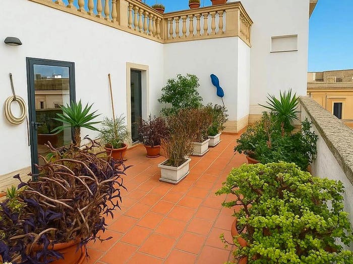 Appartamento con 6 locali in vendita in Via Francesco Rubichi, Centro Storico, Lecce