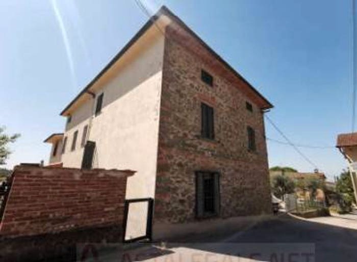 Casa con 6 locali in vendita in Via Tigliano, Vinci