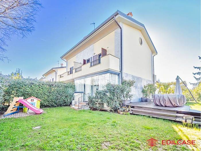 Casa quadrilocale in vendita in Via Carlo Maria Maggi, Palazzolo Milanese, Paderno Dugnano