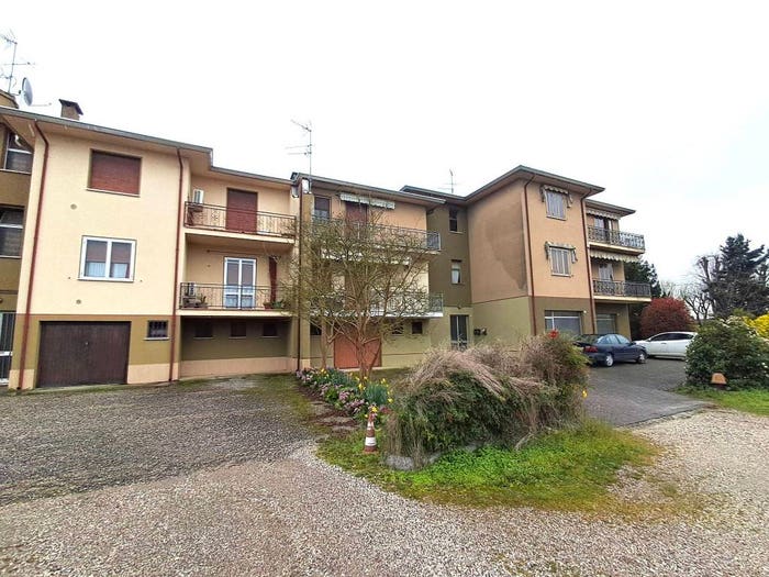 Appartamento trilocale in vendita in Via Noradino Zapparoli, Carbonara Di Po, Borgocarbonara