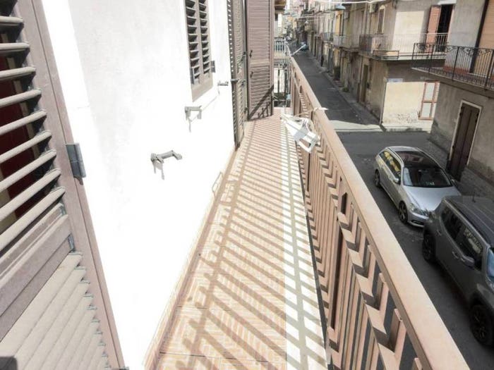 Appartamento con 6 locali in vendita in Via Tito Speri, Paternò