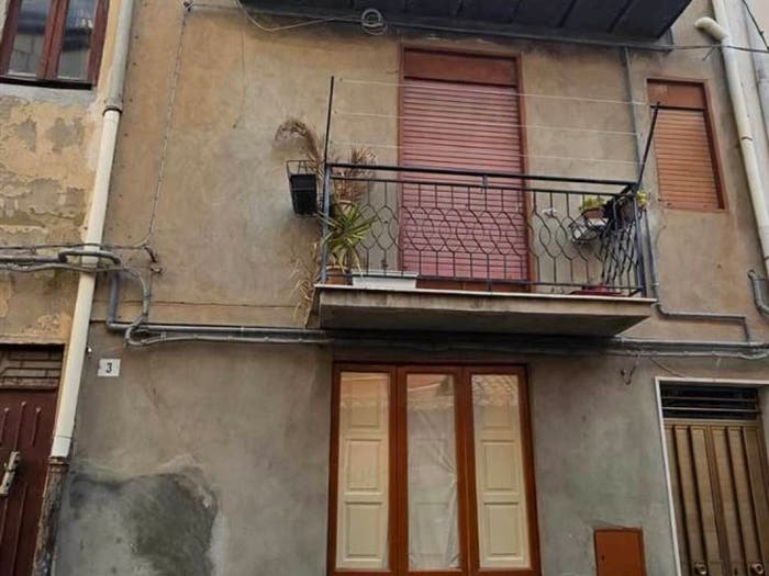 Casa con 6 locali in vendita in via terranova, Centro, San Cataldo