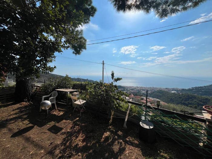 Casa con 6 locali in vendita in Via Filippo Airaldi, Moglio, Alassio