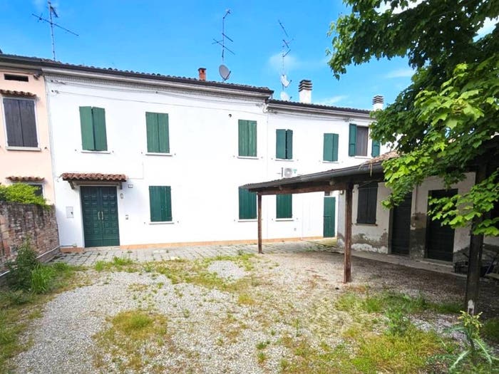 Casa con 6 locali in vendita in Via Luigi Gonzaga, Centro, Guastalla