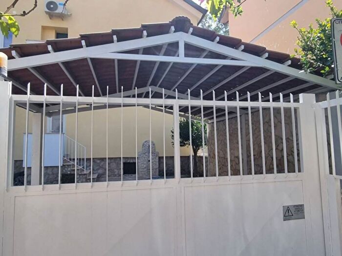 Appartamento trilocale in vendita in Via Tescione Gennaro, Ospedale, Caserta