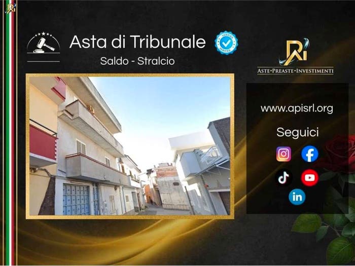 Casa con 6 locali in vendita in Via Flli Bencivenga n, Mondragone