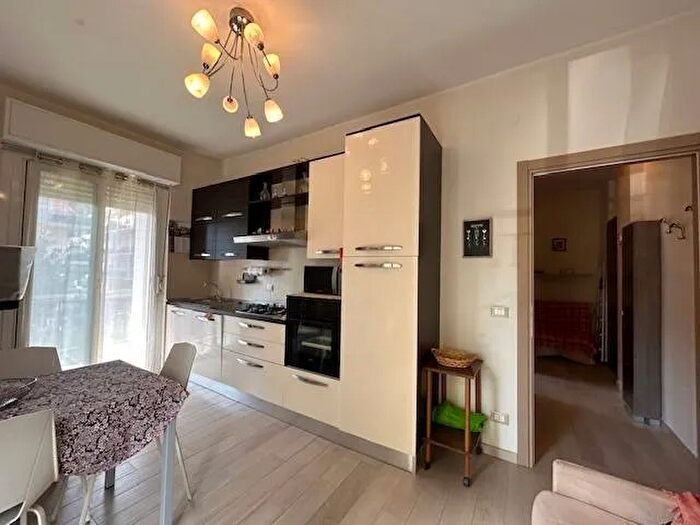 Appartamento bilocale in vendita in Piazza Enrico Fermi, Borghetto Santo Spirito
