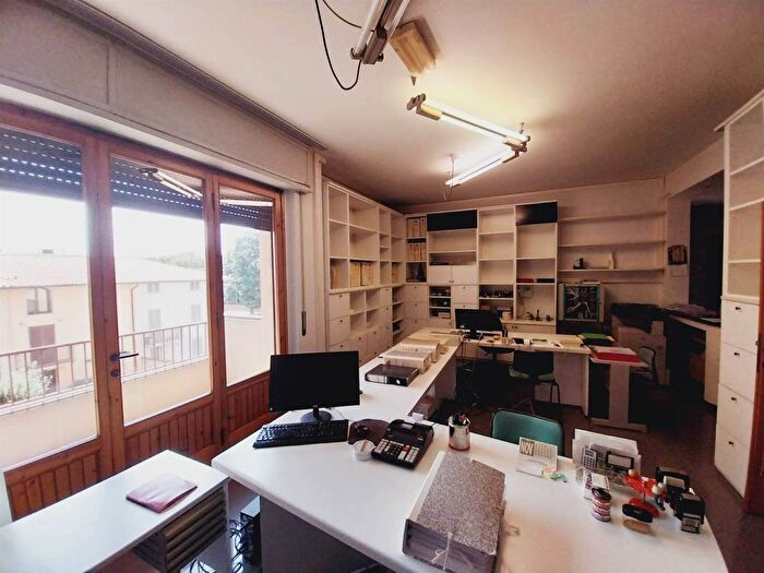 Appartamento con 5 locali in vendita in Via Ferdinando Tacca, Zarini Valentini, Prato