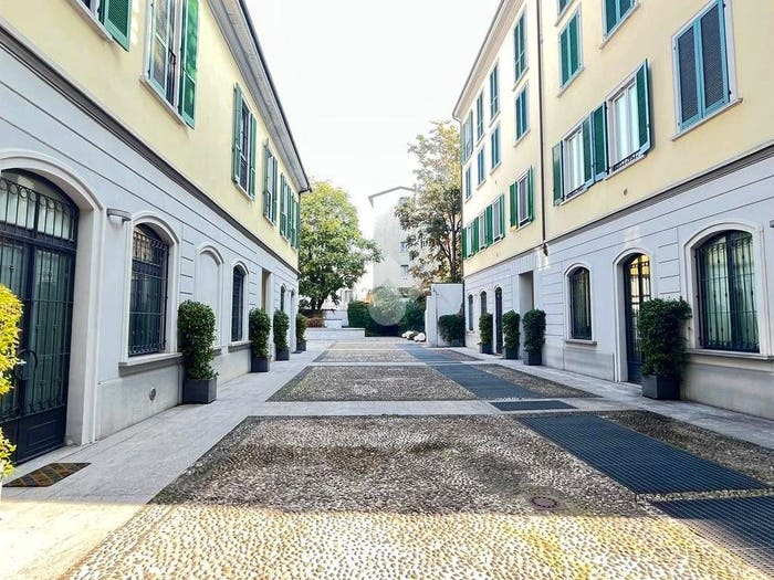 Appartamento trilocale in vendita in VIA CASALE, Navigli Darsena, Milano