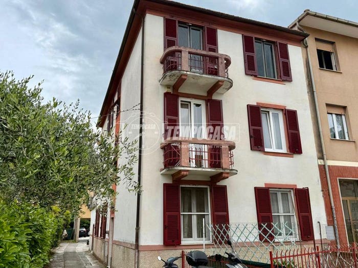 Appartamento quadrilocale in vendita in Via Divisione Coduri, San Salvatore, Cogorno
