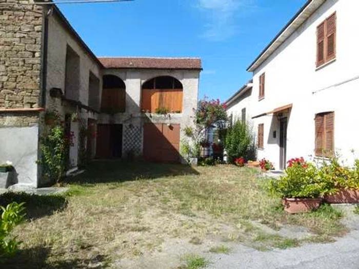 Casa con 6 locali in vendita in Piana Crixia