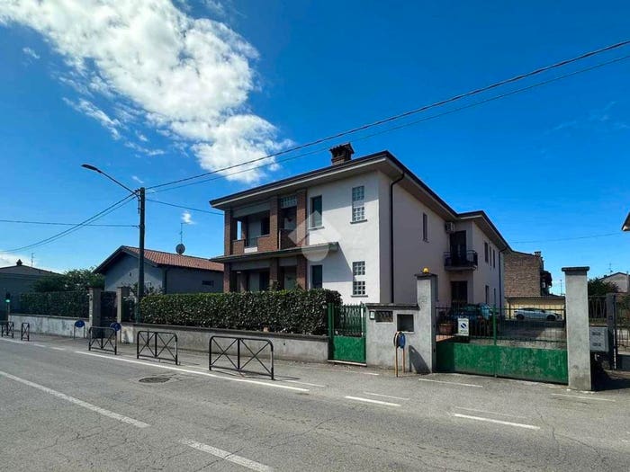 Appartamento trilocale in vendita in Via Europa, Centro, Bagnolo Cremasco
