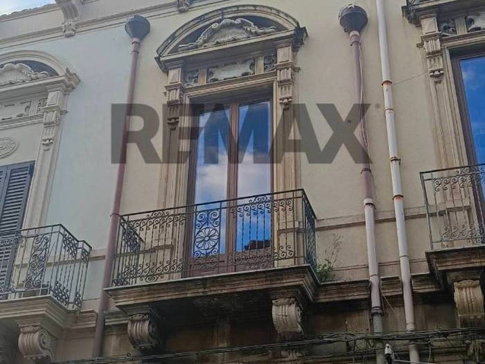 Casa trilocale in vendita in Via Vittorio Emanuele, Paternò