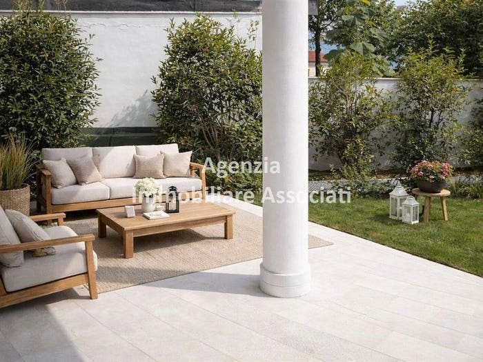 Casa quadrilocale in vendita in Strada del Tesoro, Centro, Bassano del Grappa