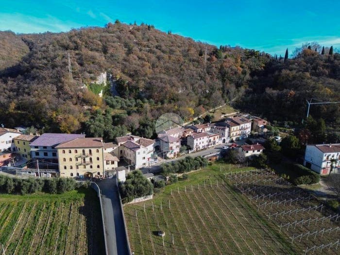 Appartamento con 5 locali in vendita in Località Incaffi, Affi