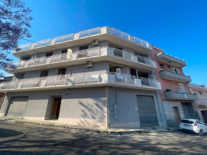 Appartamento quadrilocale in vendita in via Guglielmo Marconi, Solarino
