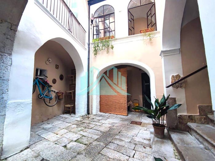 Appartamento con 5 locali in vendita in vicolo primo raiano, Sala, Serino