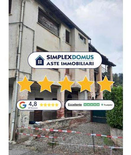 Appartamento con 5 locali in vendita in Via Fratelli Bandiera, Grantola