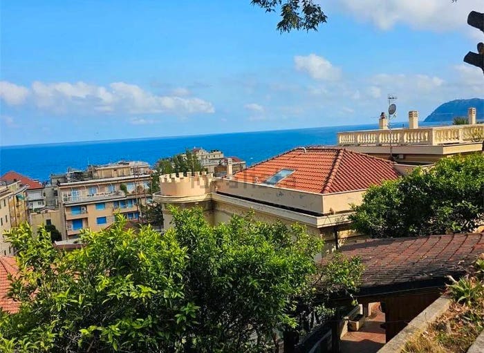 Casa con 6 locali in vendita in Parco Fuor del Vento, Collina Centrale Parco Fuor del Vento, Alassio
