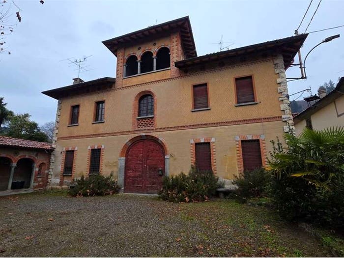 Casa con 6 locali in vendita in Via Roma, Albese con Cassano