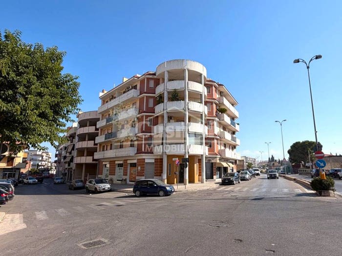 Appartamento trilocale in vendita in Viale Palmiro Togliatti, Santa Maria Vetere, Andria