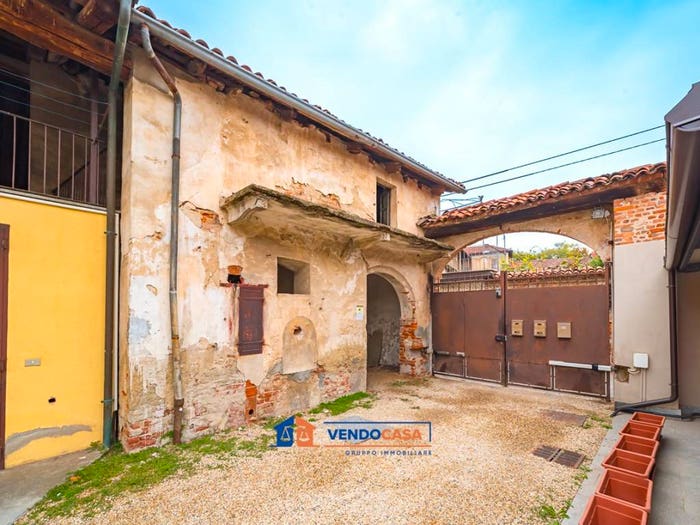 Casa quadrilocale in vendita in Vicolo Costamagna, Centro, Racconigi