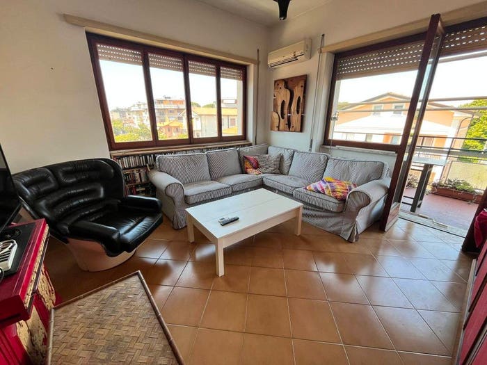 Appartamento bilocale in vendita in Via San Leonardo, Marina di Massa Centro, Massa
