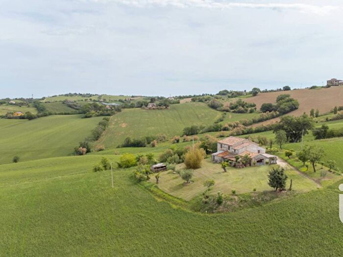 Casa con 6 locali in vendita in Via San Filippo, Piagge, Terre Roveresche
