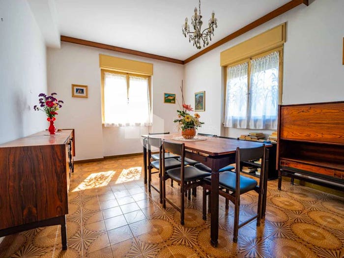 Appartamento quadrilocale in vendita in Via Giovanni Battista Sicheri, Centro, Stenico