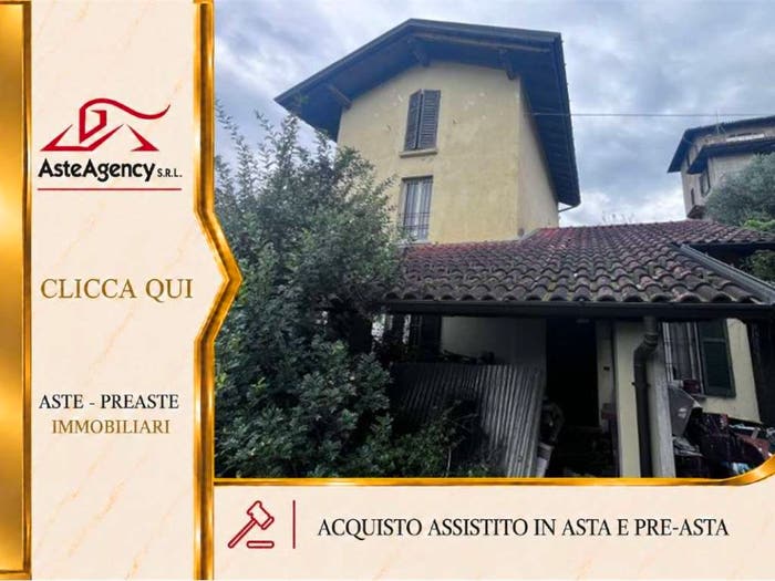 Casa trilocale in vendita in Via Della Chiesa, Centro, Luino