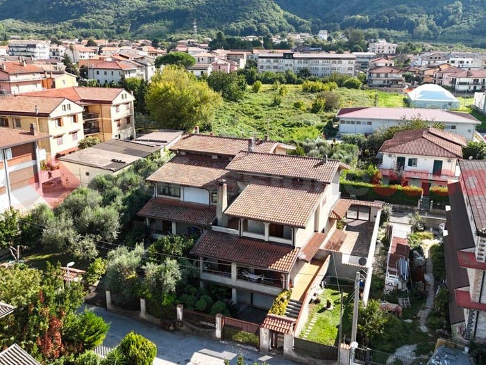 Casa con 6 locali in vendita in Via Macello, Trescine, Cervinara
