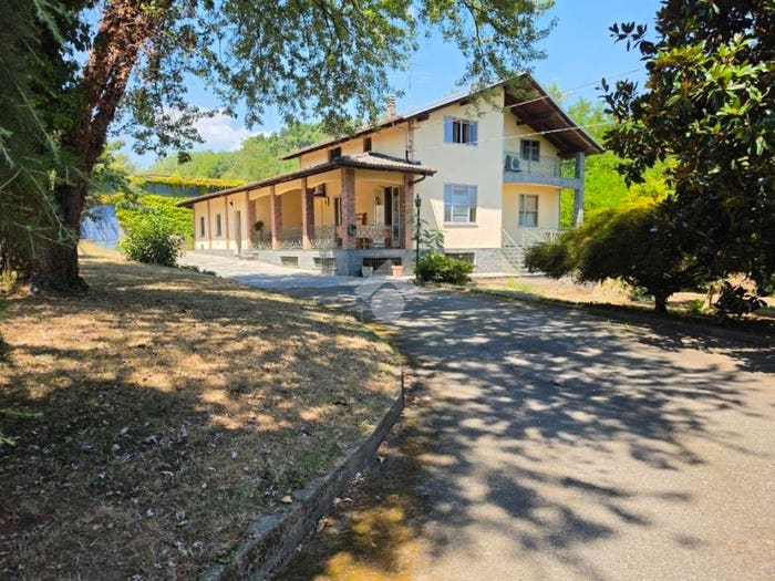 Casa con 6 locali in vendita in Via Martiri della Libertà, Centro, Salussola
