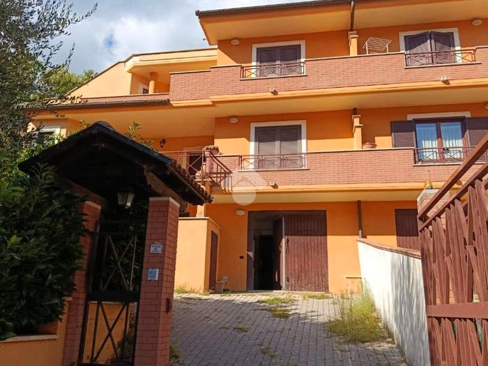 Casa con 5 locali in vendita in Via aldo moro, Centro, Alatri