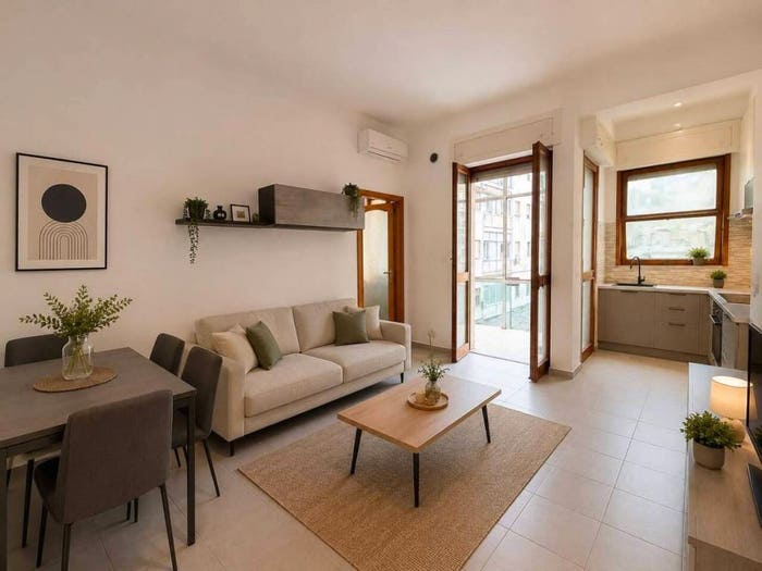 Appartamento con 6 locali in vendita in Via Nazario Sauro, Mazzini, Lecce