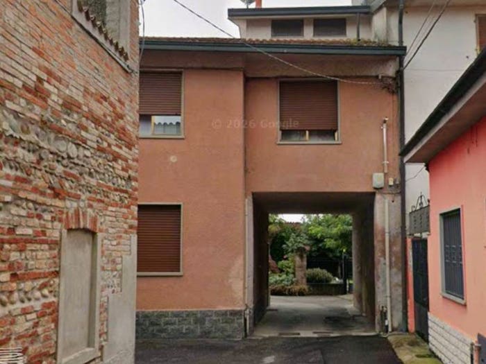 Casa con 6 locali in vendita in Vicolo Cacciatori, Centro, Caravaggio