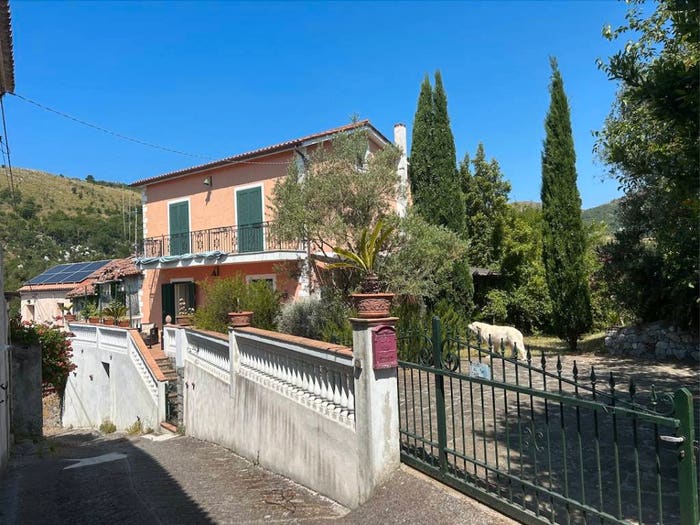 Casa quadrilocale in vendita in Via Massa Prato, Massa, Maratea