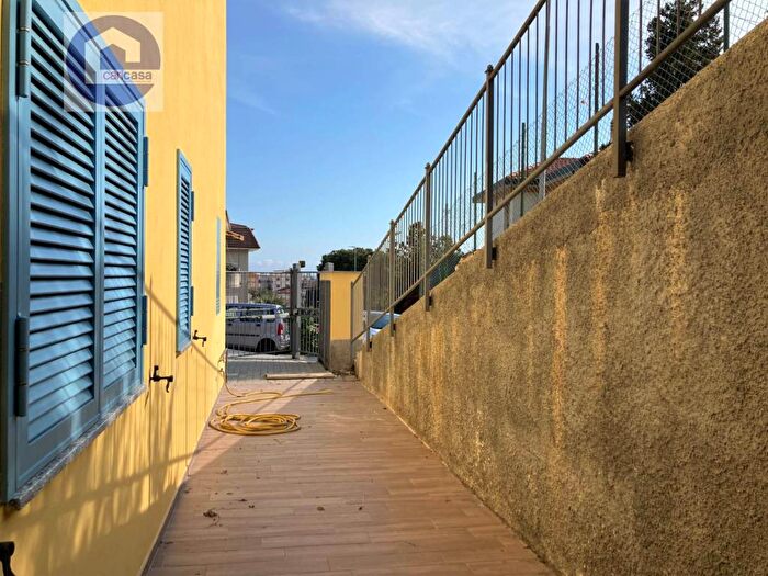 Appartamento trilocale in vendita in Via Garibaldi, Riva Ligure