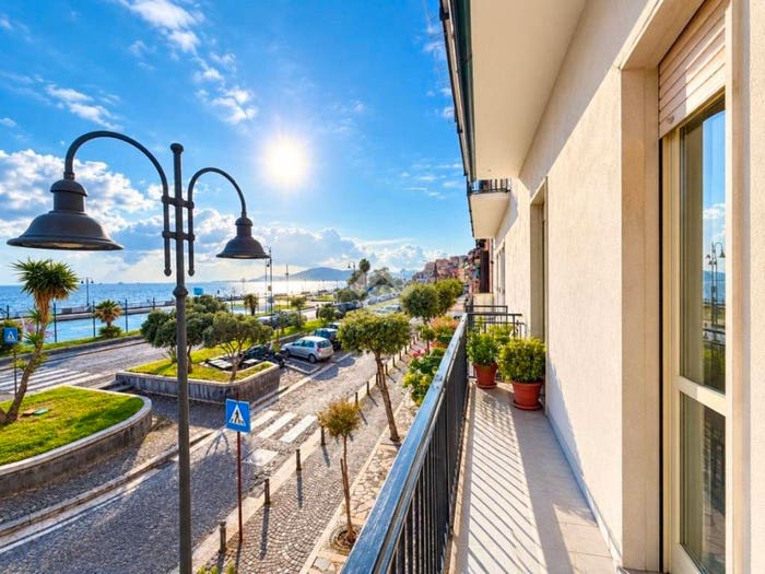 Appartamento trilocale in vendita in Traversa Corso Umberto, Lungomare, Pozzuoli