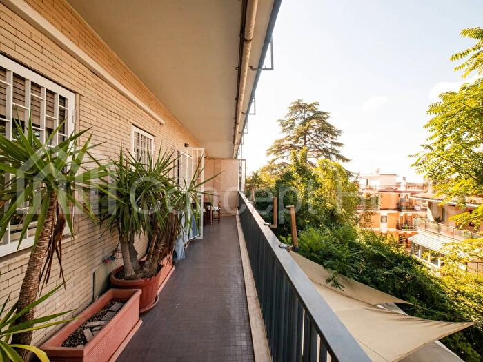 Appartamento bilocale in vendita in Via Alberto Cadlolo, Medaglie d'Oro, Roma