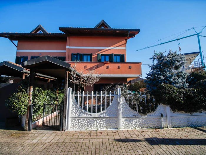 Casa quadrilocale in vendita in Via Umberto I, Foglizzo