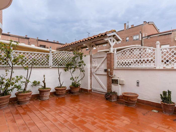 Appartamento con 6 locali in vendita in Via Svizzera, Scopaia, Livorno